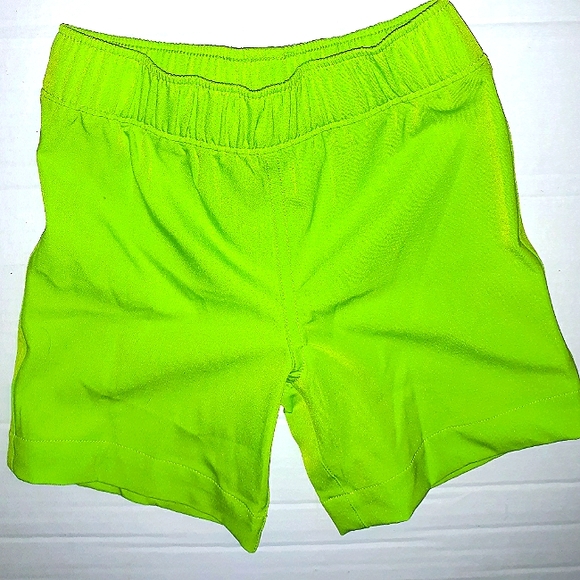 NEW- Boys 2pc Rashguard / Swimming trunks/Shorts - Picture 3 of 14